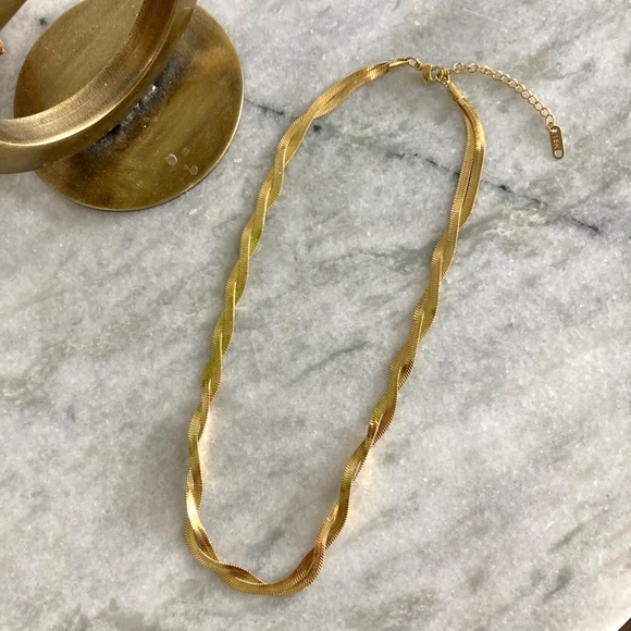 18K Gold Woven Herringbone Snake Chain Necklace - Picture 4 of 6